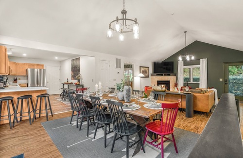 Massanutten House | 7BR Designer Home w/Hot Tub, Game Room