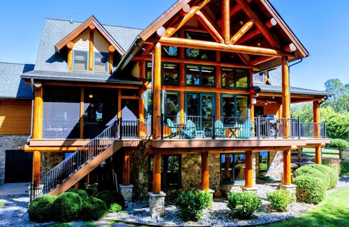 Livingston Cabin | 7BR Lakefront Boat Dock, Kayaks & Amazing Sunsets