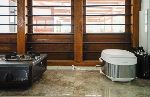 Sidomulyo House | 7BR Villa Kamandalu - Oase Klasik Modern di Kota Batu
