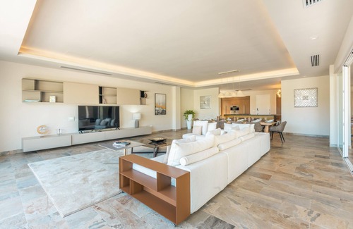 Punta Cana Villa | 7BR villa w/lake view & Maid in Punta Cana Resorts