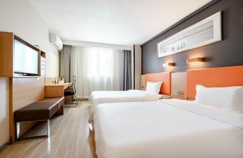 Lianhu Hotel | 7Days Hotel Premium Xi'an Bell Tower Anyuanmen Metro Station