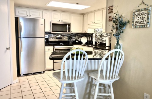 Orange Beach Condo | 7th Fl. Ocean Front Balcony💎So Clean, WIFI, Pools, Athletic Courts, Grills.