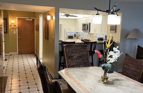 Daytona Beach Condo | 7th Floor End Unit - Right on the Beach