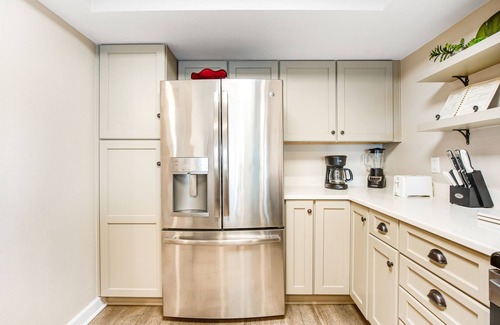 Pensacola Beach Condo | 7th-floor, Gulf-front condo on Pensacola Beach with on-site pool & full kitchen