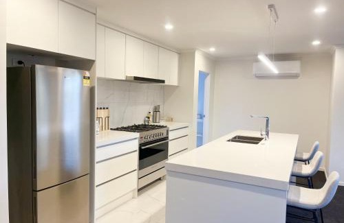 Hamilton House | 7th Heaven on Waikato River