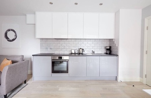 Holborn and Covent Garden Apartment | 7VH Virginia House 3 Double Bed Bloomsbury Penthouse sleeps 6