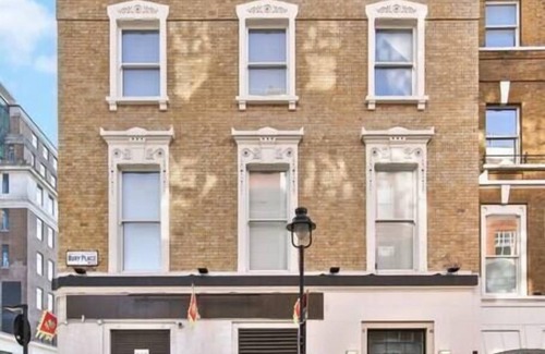 Holborn and Covent Garden Apartment | 7VH Virginia House 3 Double Bed Bloomsbury Penthouse sleeps 6