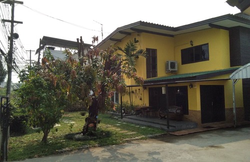 Wat Ket House | 8-10 people homestay in Chiang Mai, Thailand
