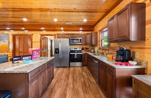 Caton Cabin | 8 bed cabin with pool, outdoor fireplace & gazebo