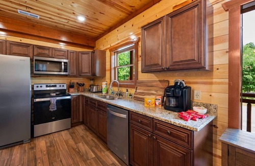 Caton Cabin | 8 bed cabin with pool, outdoor fireplace & gazebo