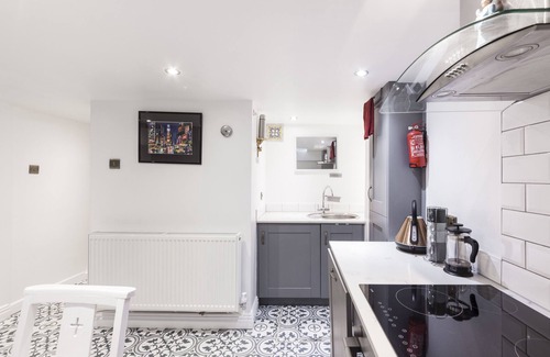 Westminster House | 8 Bed family home Westminster Central London (sleeps 11 including children)