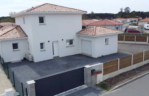 Mimizan House | 8-bed house with heated pool