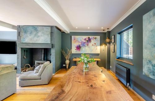 Crowborough House | 8 Bed in Crowborough 92858