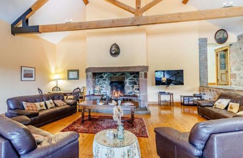 Kirriemuir House | 8 Bed in Pearsie CA261