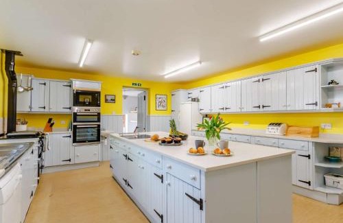 Kirriemuir House | 8 Bed in Pearsie CA261