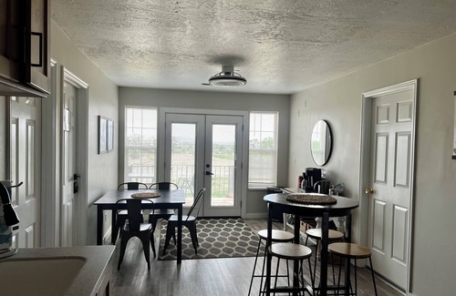 Orangeville House | 8 Bedroom 6 Bathroom home with kitchen, dining room area and lounge.