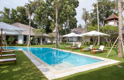 Petitenget Villa | 8 bedroom Carribean style villa on massive land