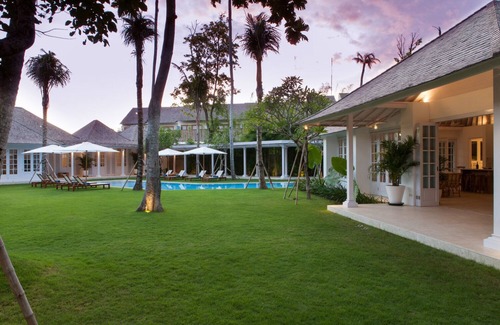 Petitenget Villa | 8 bedroom Carribean style villa on massive land