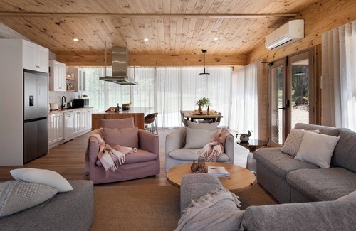 Wheatsheaf Other | 8 bedroom farmstead in Wheatsheaf Daylesford