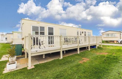 Heacham Other | 8 Berth Caravan For Hire By The Beautiful Beach In Heacham, Norfolk Ref 21055A