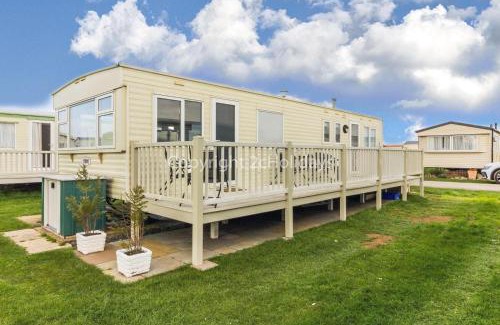Heacham Other | 8 Berth Caravan For Hire By The Beautiful Beach In Heacham, Norfolk Ref 21055A