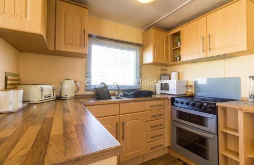 Heacham Other | 8 Berth Caravan For Hire By The Beautiful Beach In Heacham, Norfolk Ref 21055A