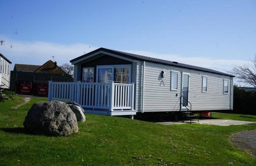 St Leonards-On-Sea House | 8 Birth Seaview Apartment in Combe Haven Holiday Park