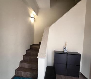 Montignies-sur-Sambre Villa | 8 chambres privées dans une villa de luxe partagée de 350m2