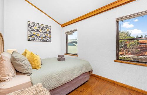 Cottesloe Apartment | 8 Cottesloe Steps To Beach - Sleeps 3