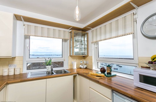Brixham Apartment | 8 Dolphin Court - NEW Listing - sleeps 4 guests in 2 bedrooms
