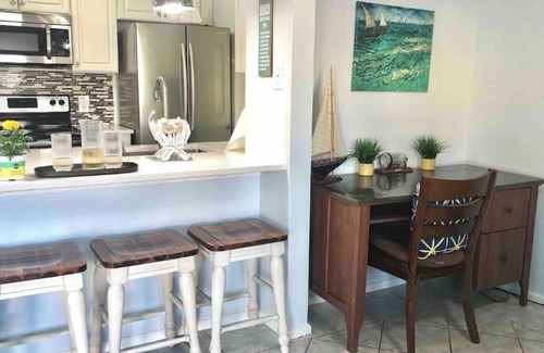 Corpus Christi Condo | 8❤️Fishing dock❤️Ground Floor❤️hot tub❤️Beach❤️king bed