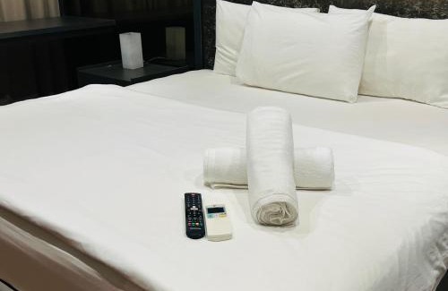 Golden Triangle Apartment | 8 Kia Peng suites by BHS