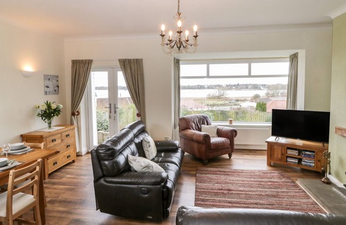 Hornsea Cottage | 8 MERE VIEW AVENUE, pet friendly, with open fire in Hornsea