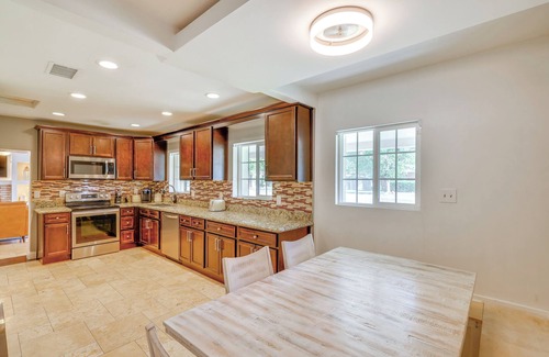 Alhambra House | 8 Mi to Dtwn: Pet-Friendly Phoenix Home!