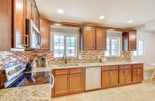 Alhambra House | 8 Mi to Dtwn: Pet-Friendly Phoenix Home!