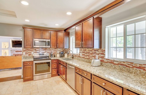 Alhambra House | 8 Mi to Dtwn: Pet-Friendly Phoenix Home!