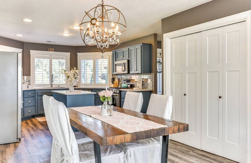 Pleasant Valley House | 8 Mi to Dtwn Vancouver: PNW Getaway!