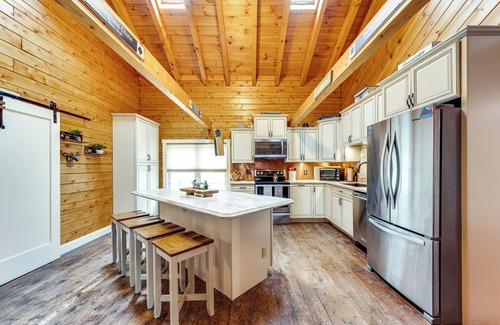 Lyndon House | 8 Mi to Kingdom Trails: Spacious Home w/Game Room