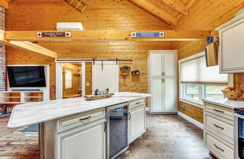 Lyndon Cottage | 8 Mi to Kingdom Trails: Spacious Home w/Game Room
