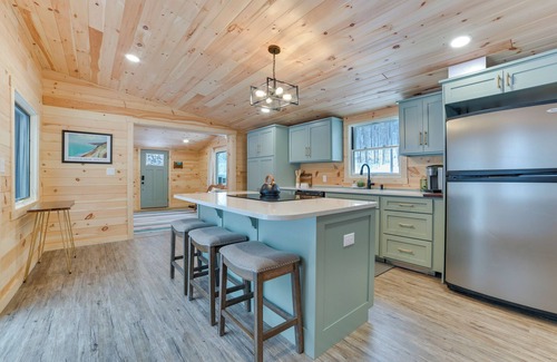 Empire Cabin | 8 Mi to Sleeping Bear Dunes: Creekside Cabin
