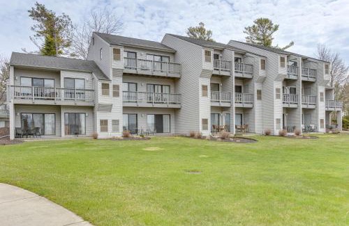 Acme Apartment | 8 Mi to Traverse City Bayside Couples Retreat