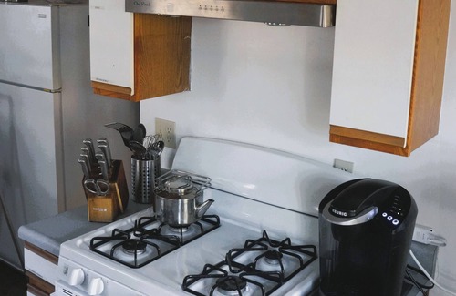 Maple Leaf Apartment | 8 minute walk from the light rail station to your front door! No car necessary!