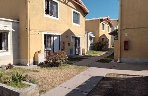 Mendoza City Center Apartment | 8 minutes from airport, bus terminal, park, pets and smokers allowed