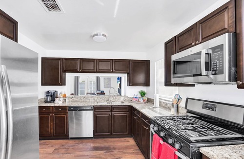 Indian Wells House | 8 minutes from disney parks! Beautiful home with pool heated!