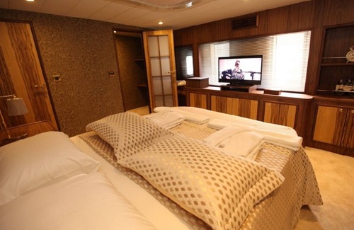 Gocek Boat Rental | 8 pax capacity Luxury Yacht for Rent in Göcek, Fethiye | www.yachttogo.com