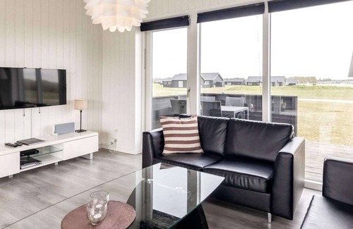 Grønhøj House | 8 person holiday home in Løkken