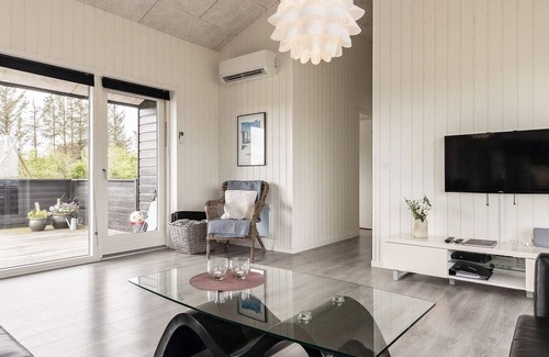 Grønhøj House | 8 person holiday home in Løkken
