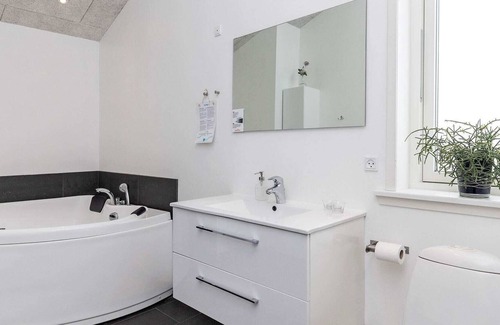 Grønhøj House | 8 person holiday home in Løkken