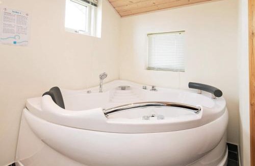 Tranum House | 8 person holiday home in Brovst-By Traum