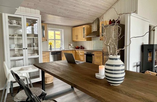 Sveio House | 8 person holiday home in SVEIO